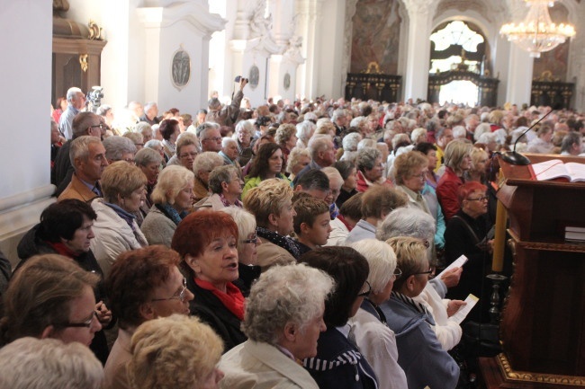 Pielgrzymka Żywego Różańca do Krzeszowa