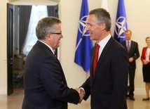 Stoltenberg: NATO "stoi" za Polską