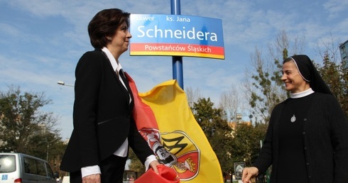 Ks. Schneider patronem NGO-sów?