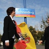 Ks. Schneider patronem NGO-sów?