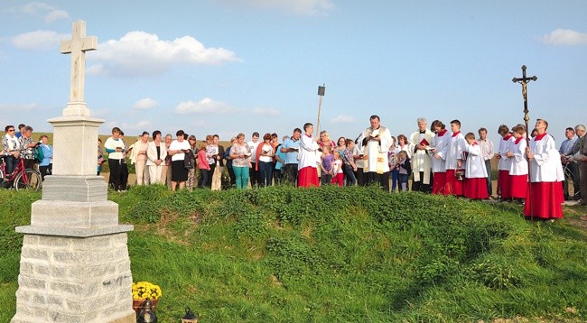 Poświęcenia dokonał proboszcz, ks. Krzysztof Matysek