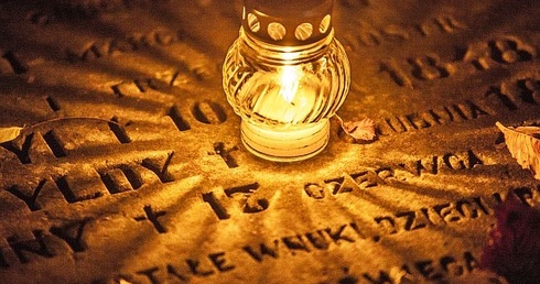 Jak dojechać na cmentarze?