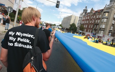 W corocznym Marszu Autonomii uczestniczy ok. 3 tys. osób. Dla  jednych to zwykła manifestacja śląskości. Dla innych –  demonstracja niechęci do polskości