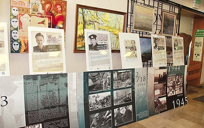  Spotkaniom z historią towarzyszyły wystawy prezentowane w domu kultury na lubelskim LSM-ie