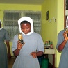 W ramach trwającego Roku Schneiderowskiego w klasztorach marianek na całym świecie odbywały się spotkania i prelekcje na temat założyciela zgromadzenia. Na zdjęciu siostry w Tanzanii