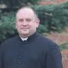 Ks. Mirosław Kszczot zaprasza na spotkanie trzeźwościowe do swojej parafii