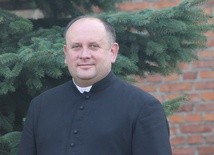 Ks. Mirosław Kszczot zaprasza na spotkanie trzeźwościowe do swojej parafii