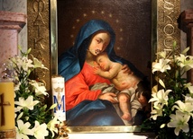 Zbezczeszczony obraz Matki Bożej w Skoczowie