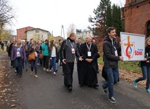 W "Marszu dla Jezusa" ulicami Żyrardowa razem z wolontariuszami szedł bp Andrzej F. Dziuba