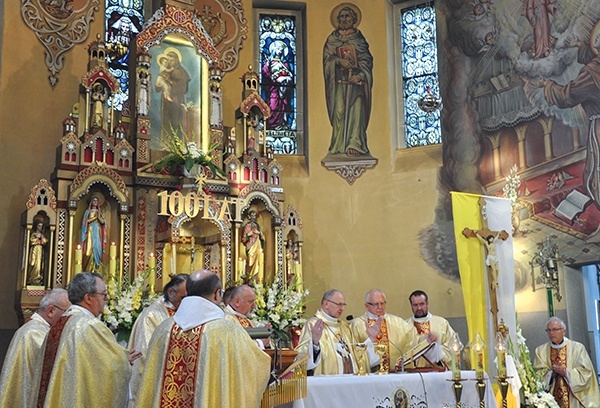  Jubileusz rozpoczął się Eucharystią