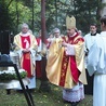 Biskup ordynariusz poświęcił sanktuaryjny instrument