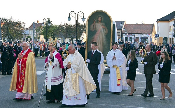  W Żabnie uroczystościom przewodniczył bp Jan Piotrowski 