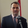 Sikorski tłumaczy się z wywiadu dla Politico