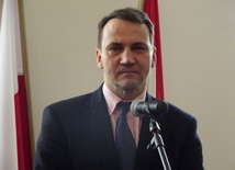 Sikorski tłumaczy się z wywiadu dla Politico