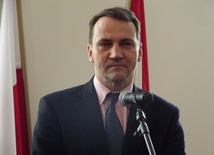 Sikorski tłumaczy się z wywiadu dla Politico