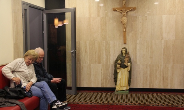 Caritas przyjęła mieszkańców kamienicy