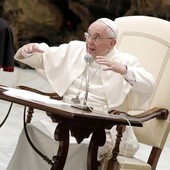 Papież bardzo ostro o atakach na rodzinę