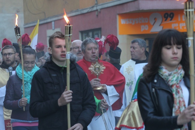 Tam świętych noszą na rękach