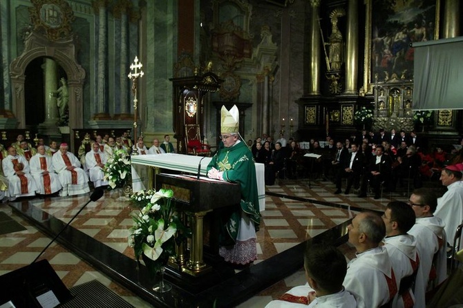 Msza św z udziałem abp Celestino Migliore