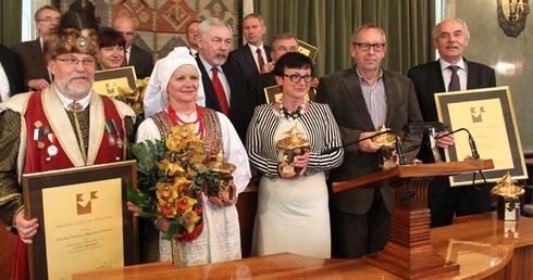 Bez mecenasa pusta kasa