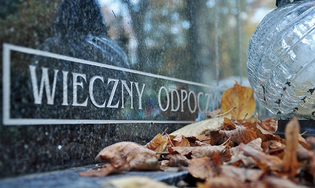 – Czyściec przypomina nam, że mamy coś jeszcze do zrobienia dla naszych bliskich i że sami nie jesteśmy wcale tacy doskonali – mówi ks. Bujak