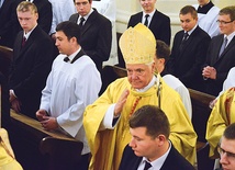Kard. Gerhard Müller, prefekt  Kongregacji Nauki Wiary,  przewodniczył piątkowej Eucharystii w kościele seminaryjnym