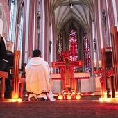 O inicjatywach można się  dowiedzieć więcej również podczas comiesięcznej modlitwy śpiewami z Taizé w kościele NMP na Piasku we Wrocławiu. Najbliższa okazja  5 listopada po Mszy św. o 18.30