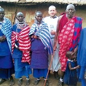 Oświęcimski kapłan jest jedynym białym wykładowcą seminaryjnym w Tanzanii