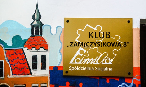  Logo spółdzielni to nie tylko symbol elementów składających się w całość – aktywizowani zawodowo artyści chcą sprzedawać puzzle z rysunkami panoramy miasta 