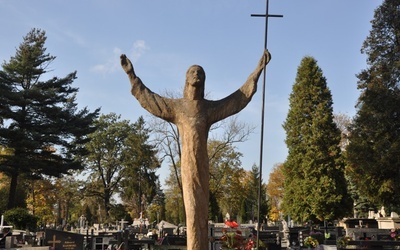 Figura Zmartwychwstałego na cmentarzu przy ul. Rejtana w Nowym Sączu
