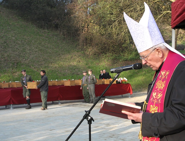 Pochówek na "Glinniku"