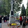 Krzyż na cmentarzu parafii św. Franciszka w Bielsku-Białej-Wapienicy