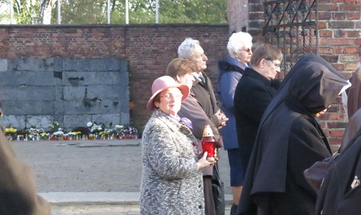 Zaduszki w byłym KL Auschwitz