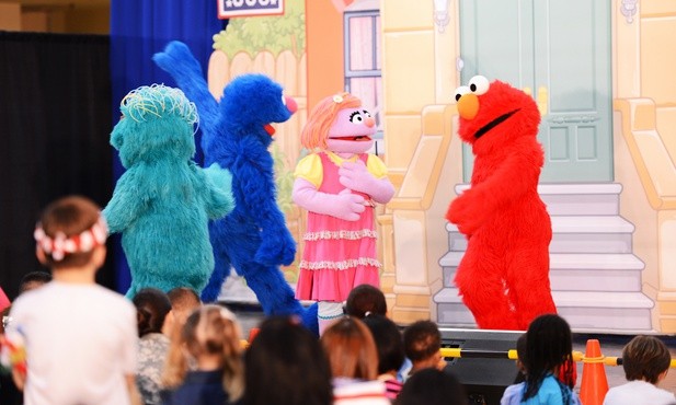 Elmo ma 45 lat