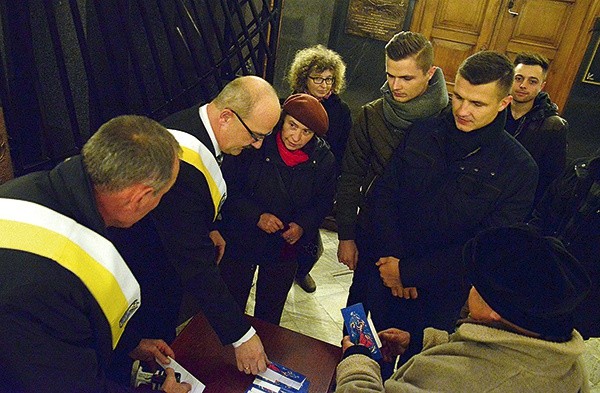 Powyżej: Zebrane pieczątki pozwalały na udział w losowaniu nagród