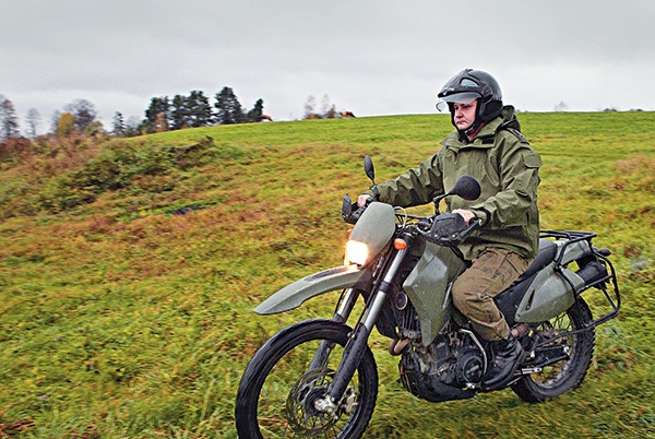 W trudnym górskim terenie bardzo przydają się przystosowane do tego motocykle