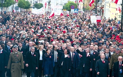  Marsz Prezydencki zgromadził w ubiegłym roku tysiące warszawiaków