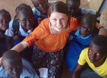 Ola ze swoimi sudańskimi uczniami. Misje to również praca nad własnymi umiejętnościami. Zdobyte doświadczenie jest bezcenne