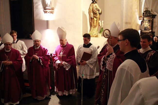 Msza św. za zmarłych biskupów i kapłanów