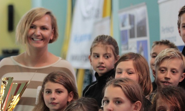 Otylia Jedrzejczak chętnie fotografowała się z zawodnikami