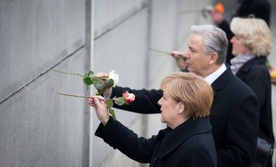 Merkel: Mur nie upadłby bez wydarzeń w Polsce