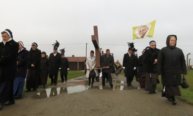 Droga Krzyżowa w KL Birkenau