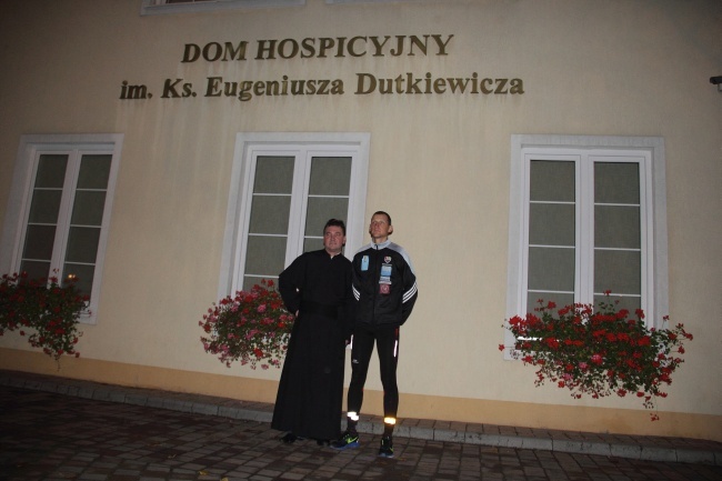 Pobiegł dla hospicjów 