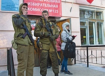 Obecność w lokalach wyborczych uzbrojonych separatystów miała jednoznaczny wpływ na wynik wyborów w Donbasie