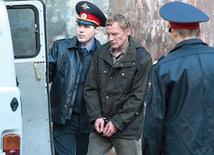  Kola, w tej roli znakomity Aleksiej Sieriebriakow, staje się ofiarą bezwzględnej władzy