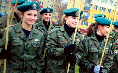 Uczniowie szkół PUL podczas Orszaku Trzech Króli. Ich zadaniem było zapewnienie bezpieczeństwa uczestnikom pochodu