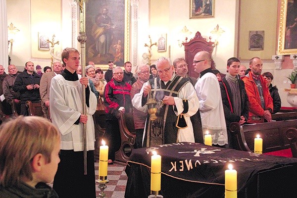  Mszę Requiem w Skierniewicach celebrował ks. Ireneusz Wojciechowski 