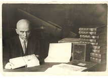 Michał Marczak przy pracy. Zdjęcie wykonane  13 grudnia 1944 r.