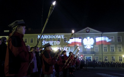 Obchody Narodowego Święta Niepodległości na pl. Piłsudskiego w Kutnie