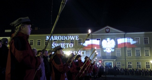 Obchody Narodowego Święta Niepodległości na pl. Piłsudskiego w Kutnie